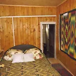 Rukavychka Hotel *