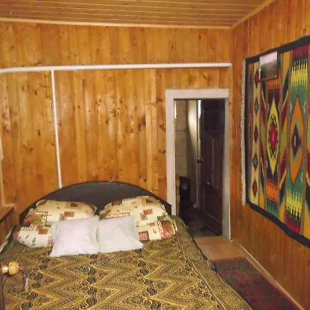Rukavychka Hotel *
