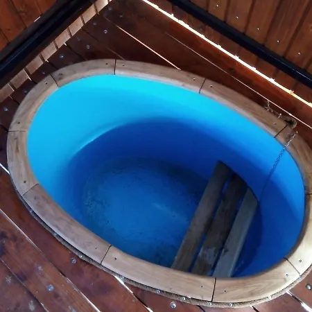 Hotel Rukavychka *